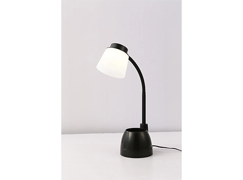 Flexible Adjustment LED Desk Lamp Reading Lamp With Brush Pot-HT8237N-TP